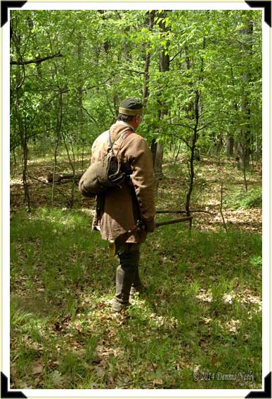 A British ranger from Fort Detroit heads toward the forest.